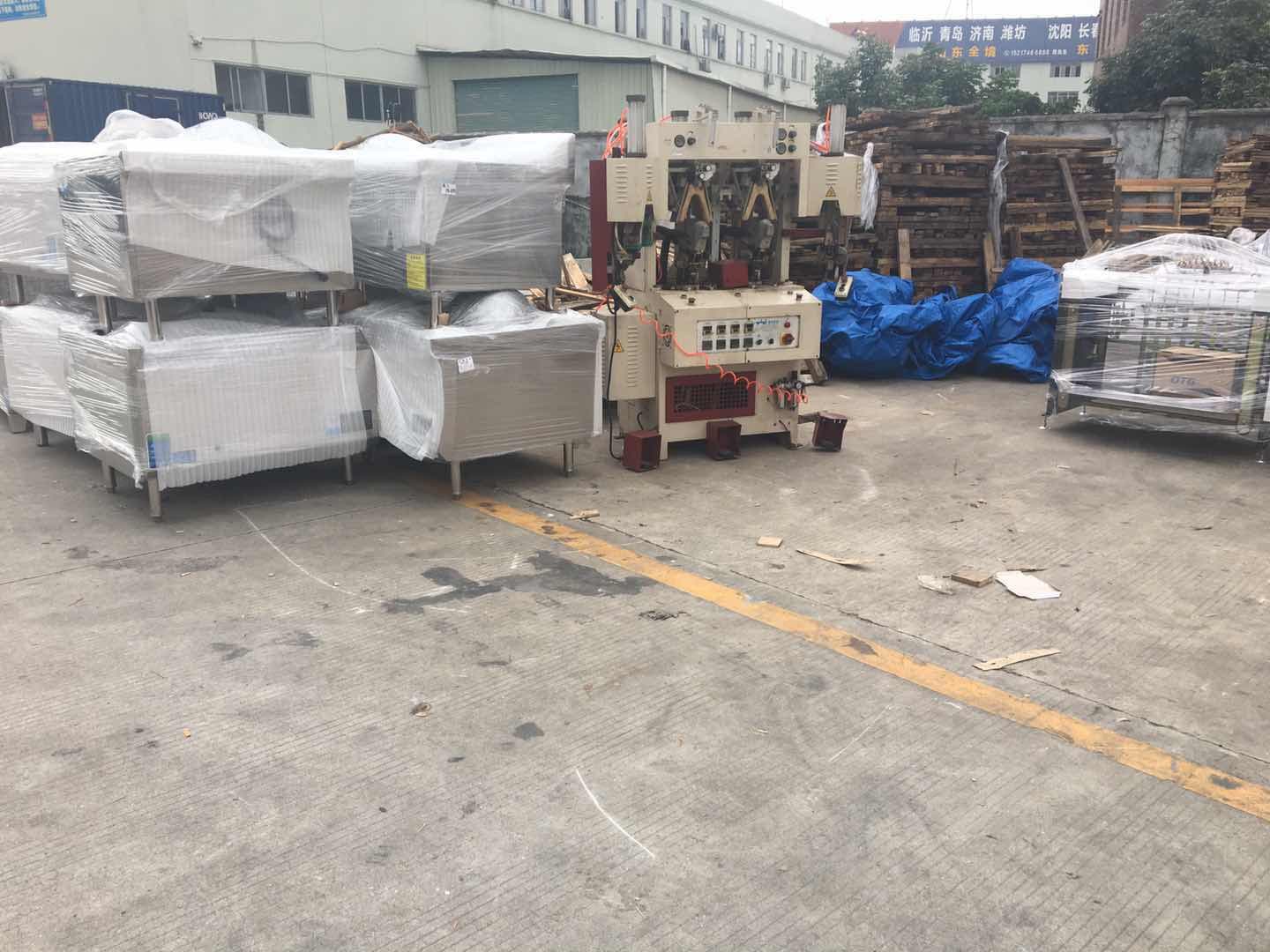 物流货物装车作业现场